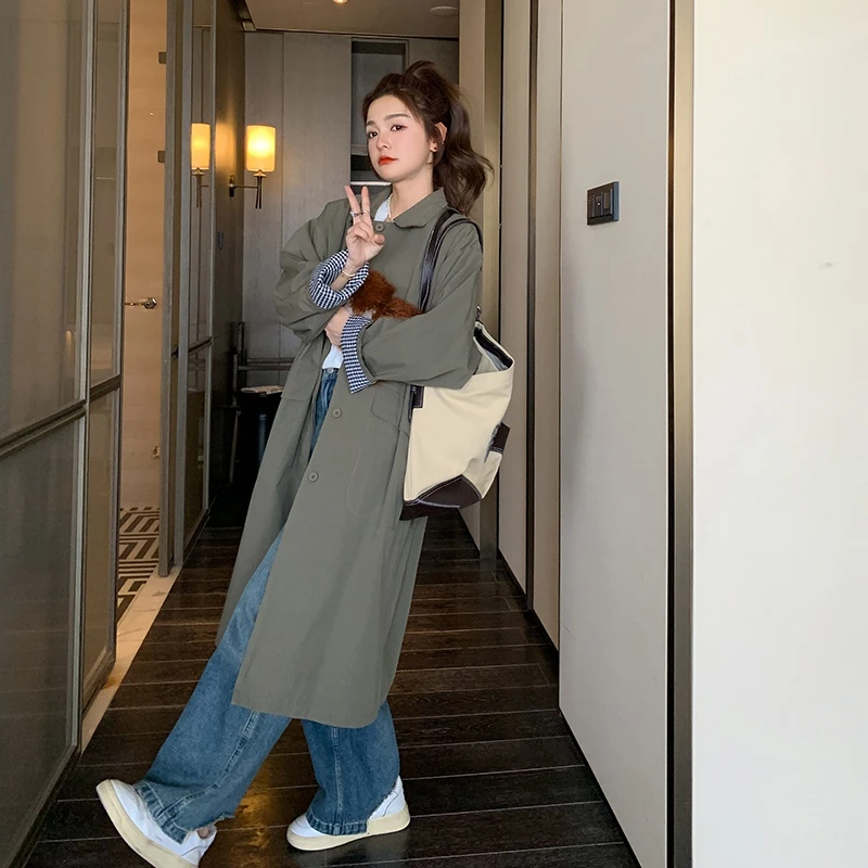 军绿色韩系休闲复古格纹拼接风衣外套女春秋2025新款超火长款大衣