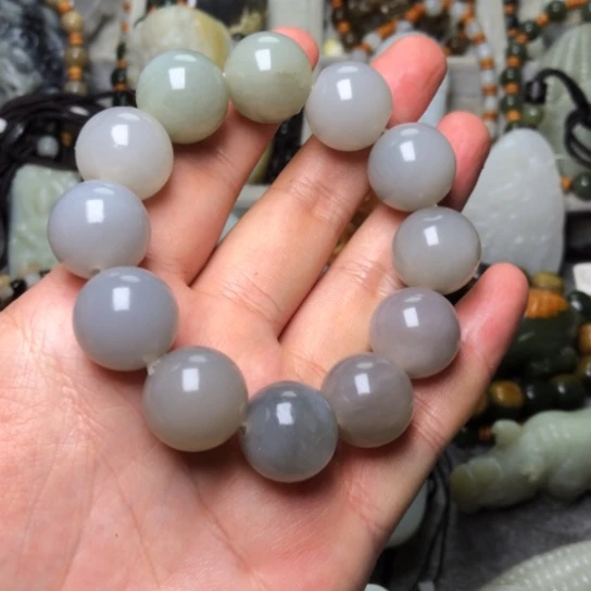 和田玉未镶嵌把件