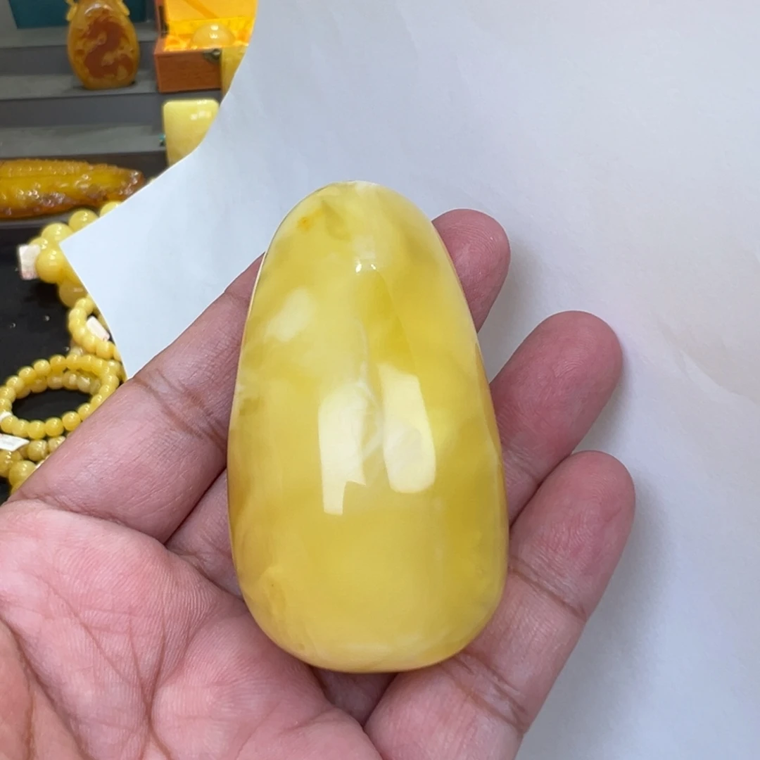 蜜蜡未镶嵌珠宝奇石49.2克