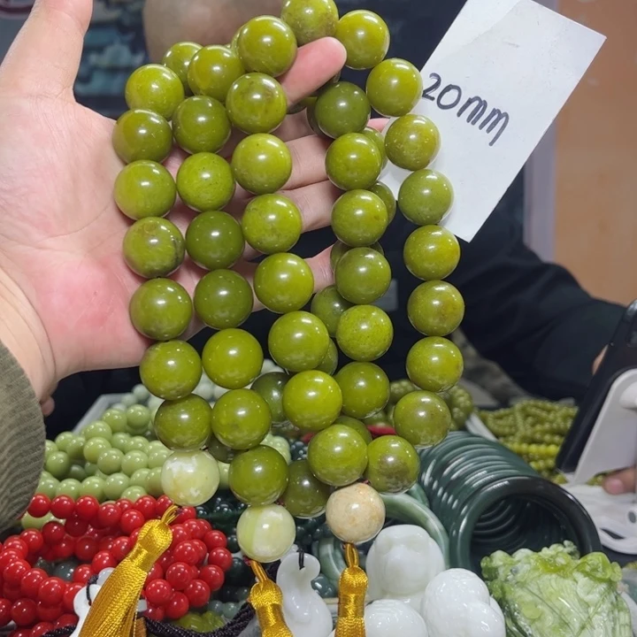 蛇纹石玉手持多样性发货未镶嵌