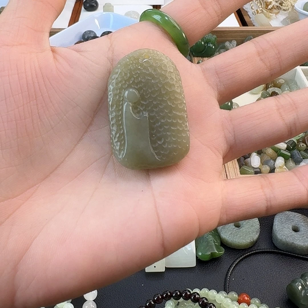 颈饰未镶嵌和田玉