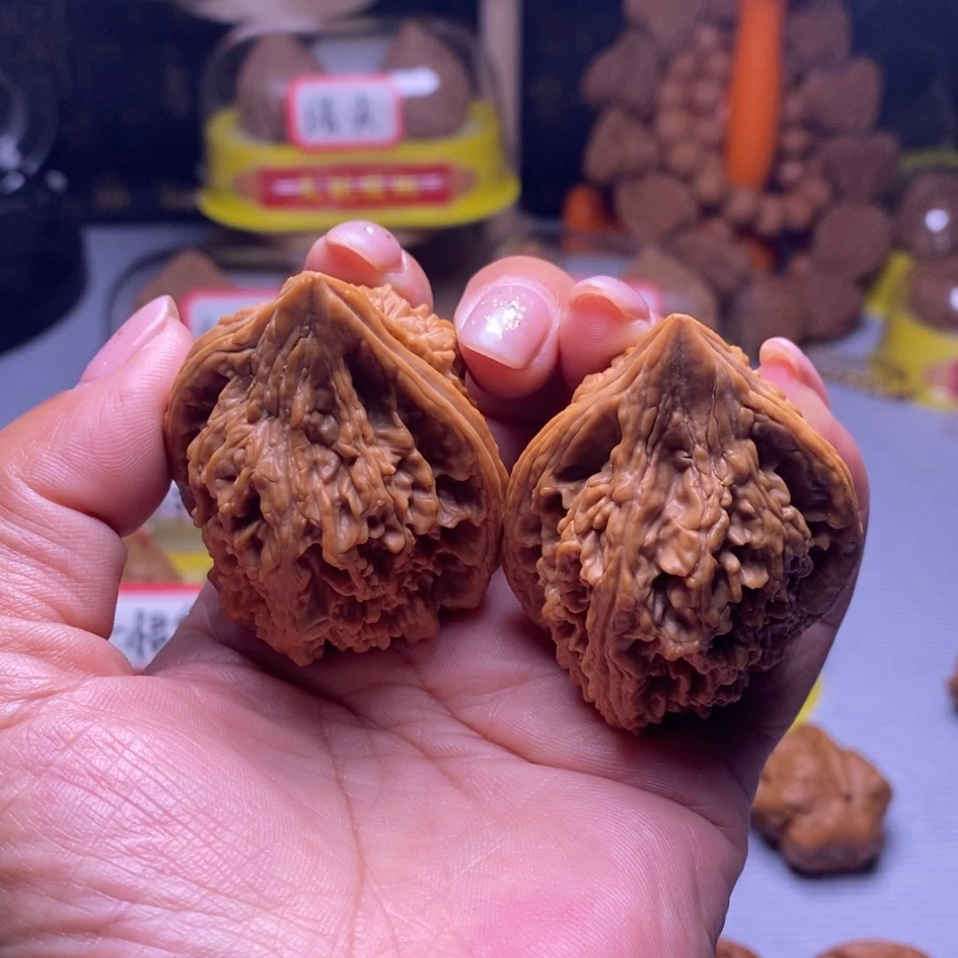 把件文玩核桃做****色大沽石