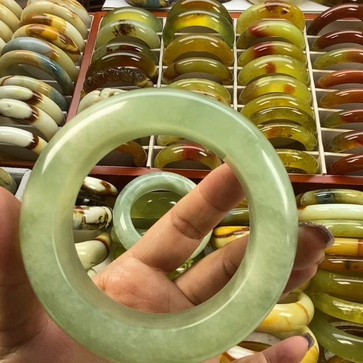 秋***皮蛇纹石玉未镶嵌手镯58