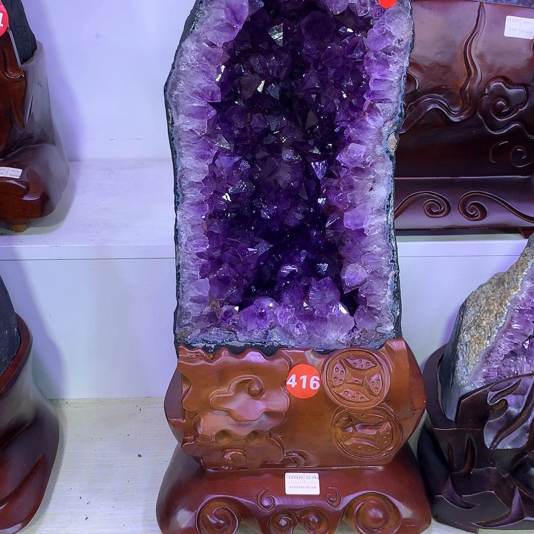 织绣乌拉圭紫水晶
