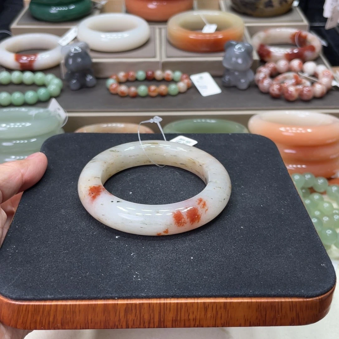 未镶嵌手镯石英岩玉