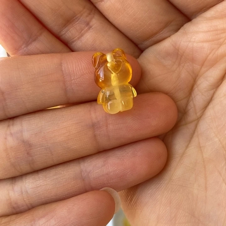 蜜蜡未镶嵌裸石微瑕