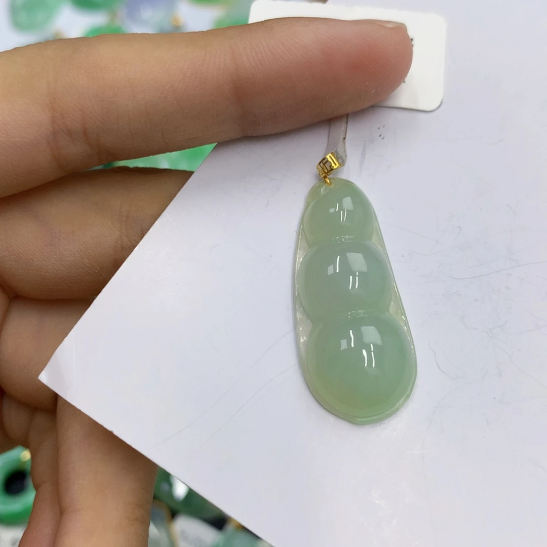 翡翠18K金镶嵌颈饰翡翠