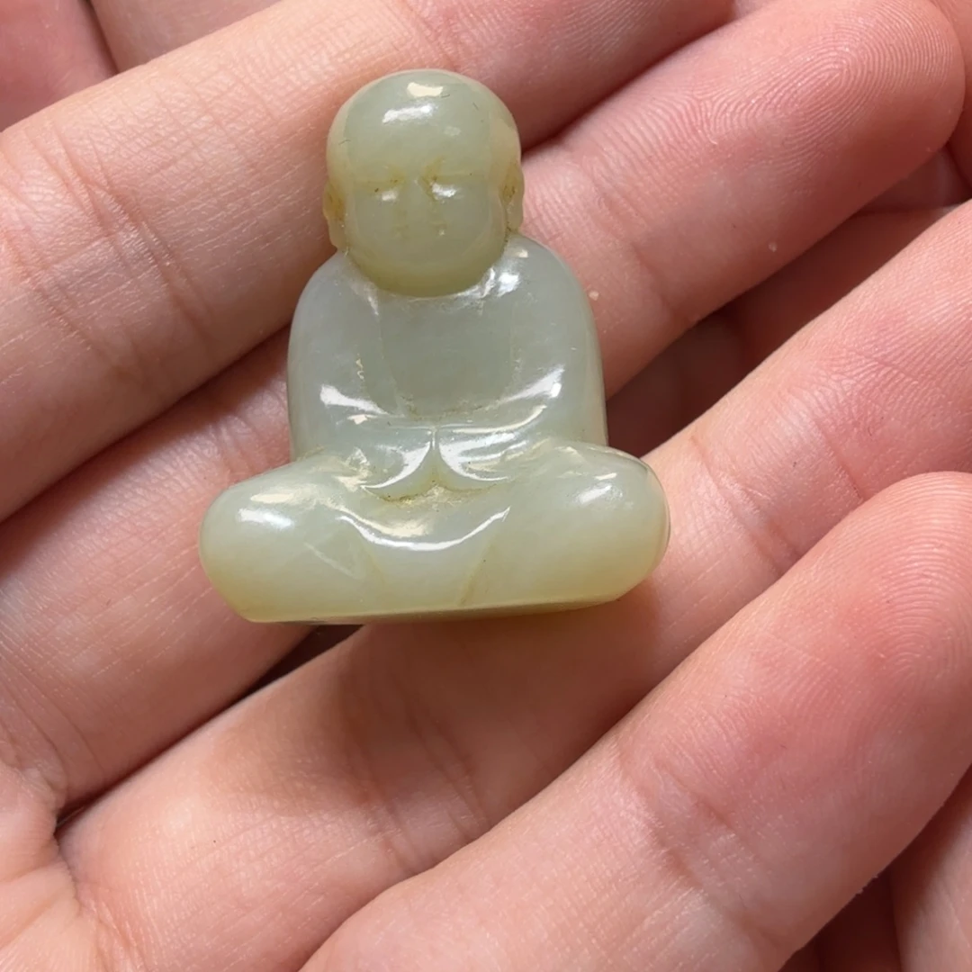 参***室和田玉未镶嵌颈饰吊坠