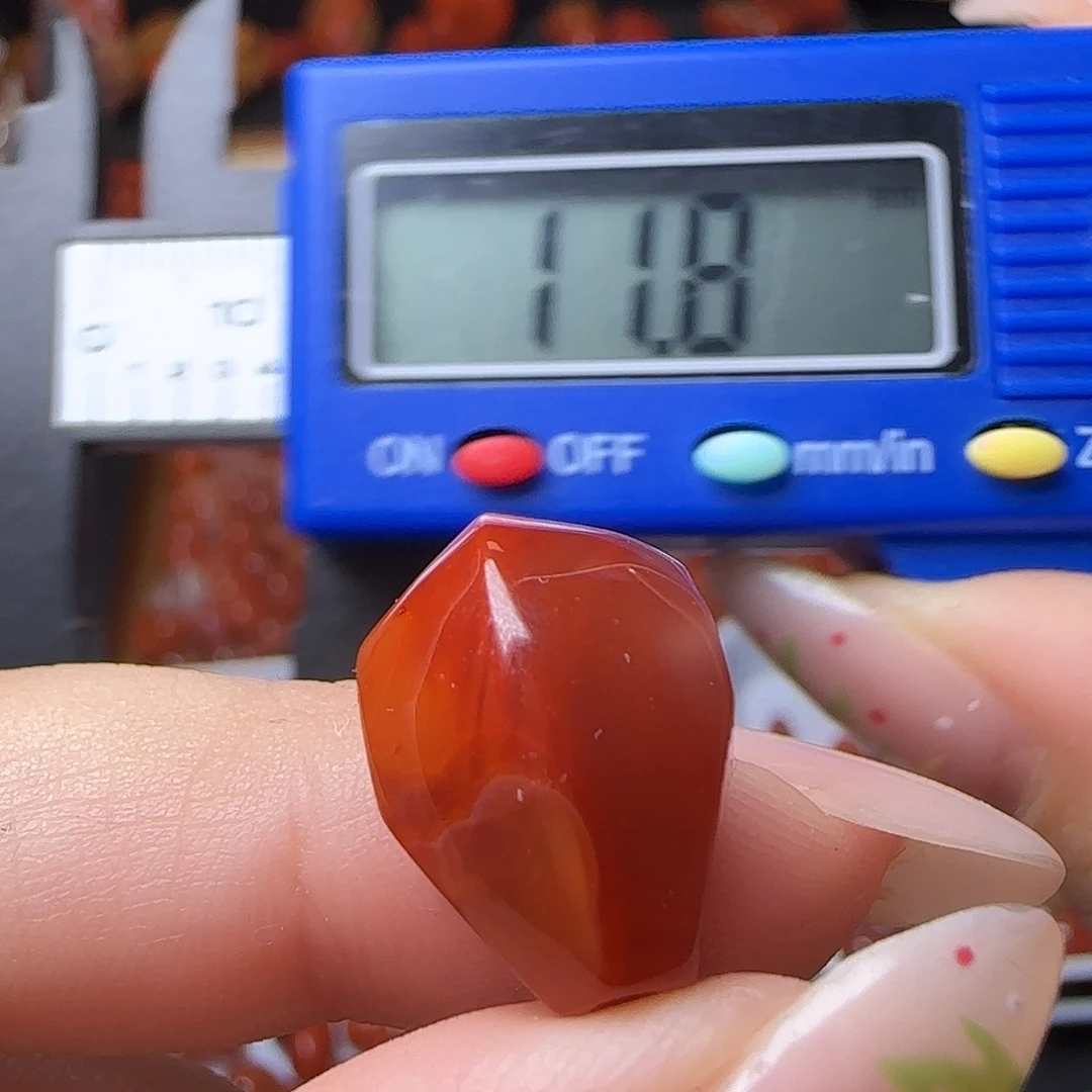 南红玛瑙未镶嵌颈饰