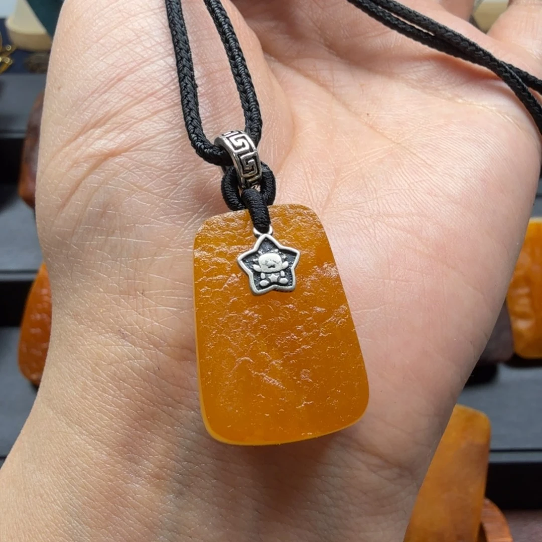 琥珀吊坠(赠链)未镶嵌