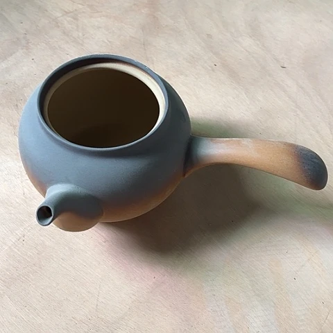 微瑕，不能明火，垂把手750毫升无盖