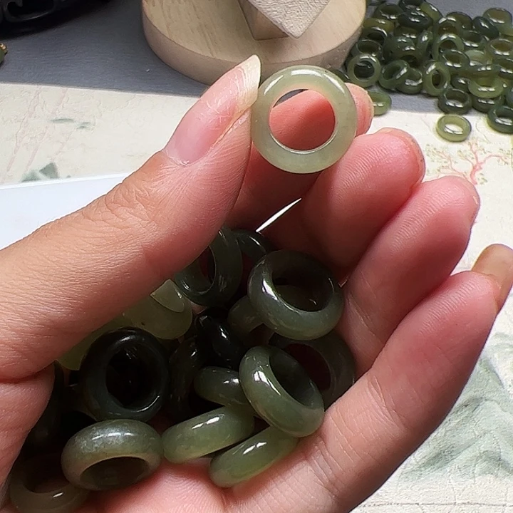 和田玉未镶嵌颈饰032