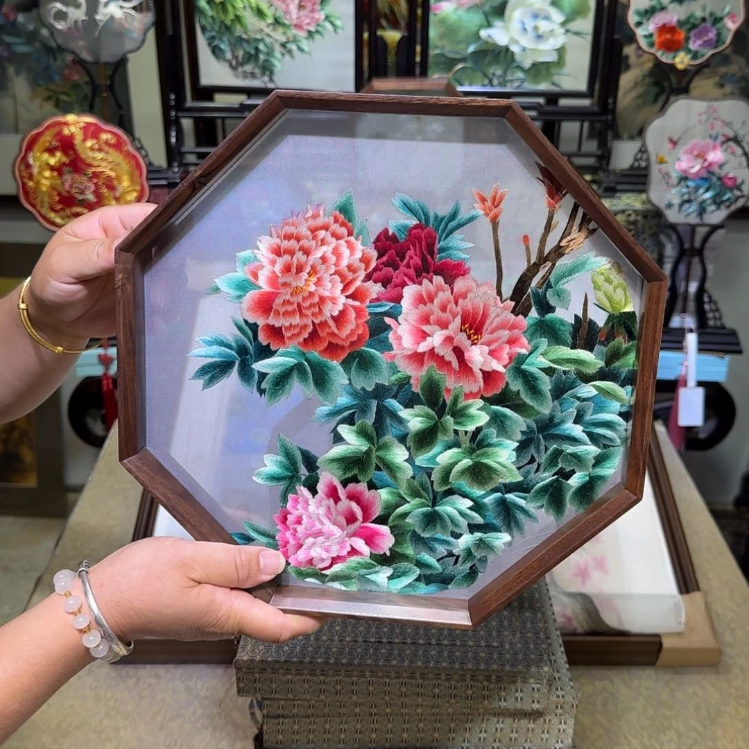 刺绣刺绣工艺精湛独特异色