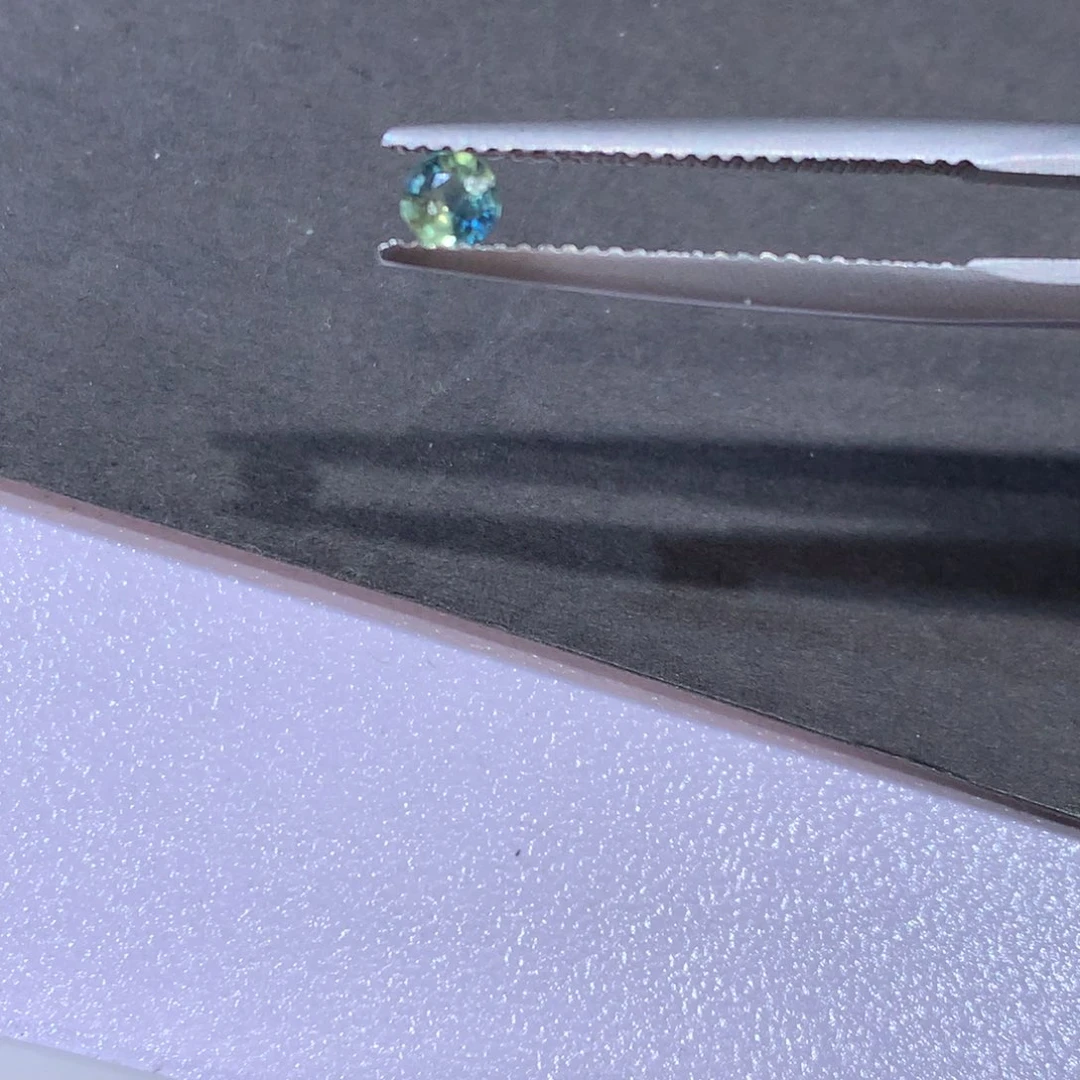 蓝宝石裸石圆3.70