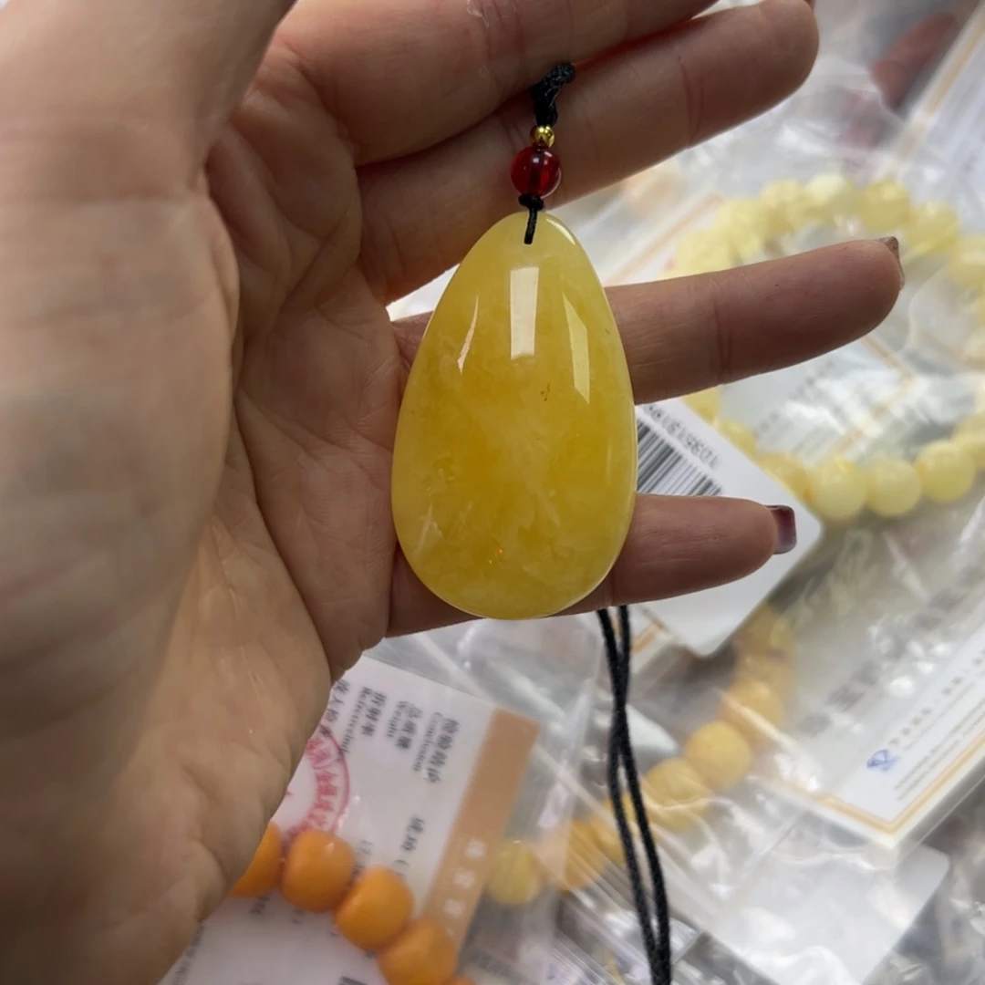 琥珀珠宝奇石未镶嵌