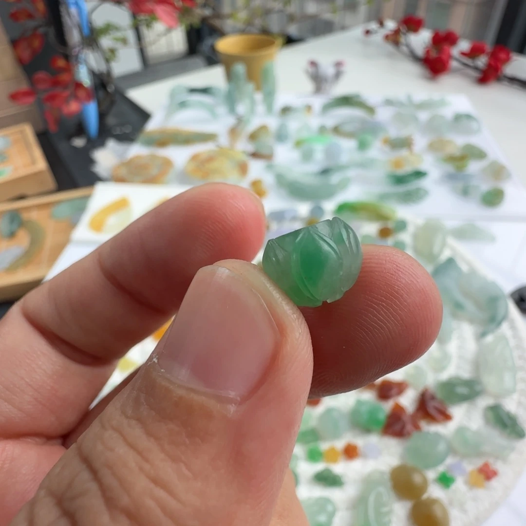 定制翡翠未镶嵌阿*定制翡翠毛货不退不换