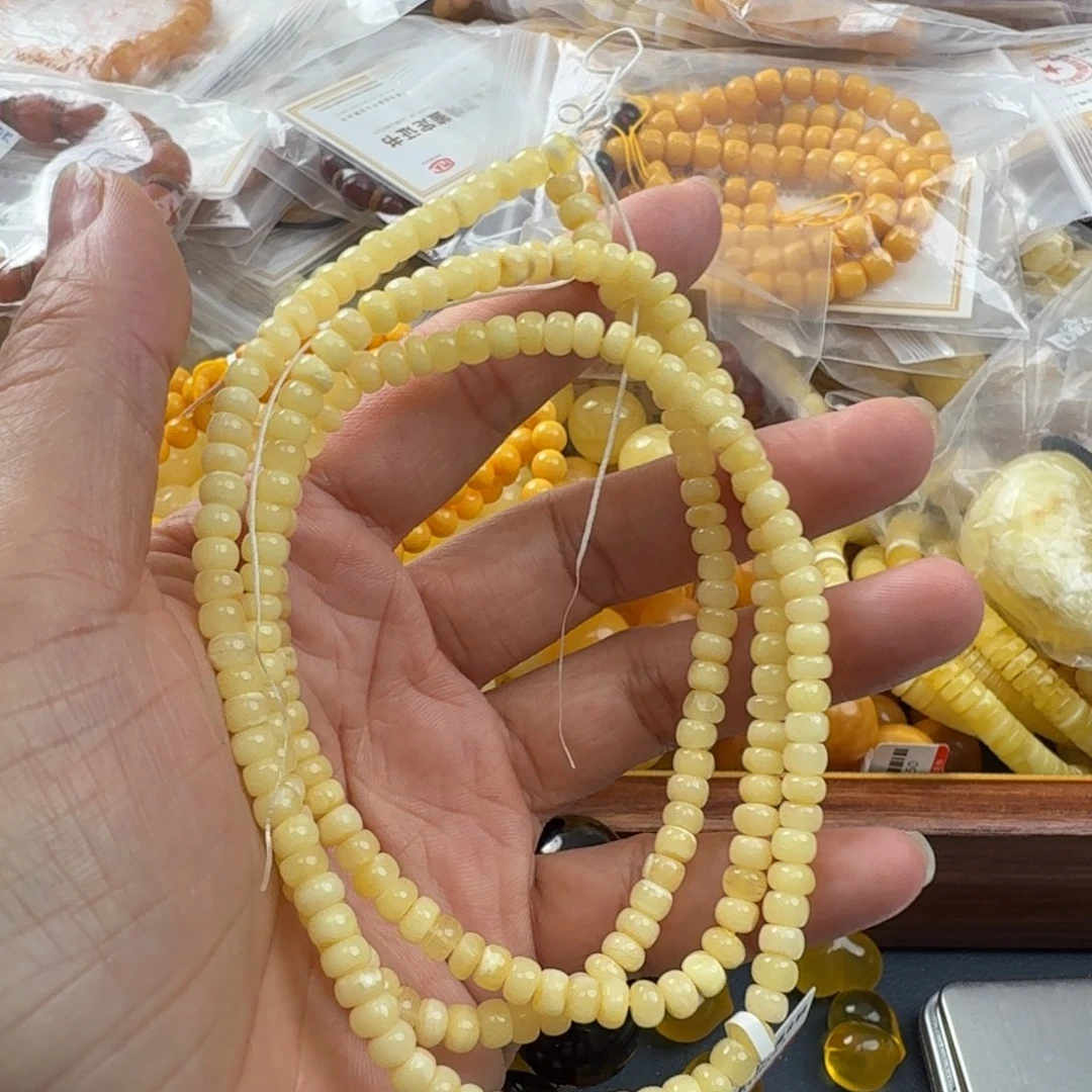 未镶嵌琥珀珠宝奇石