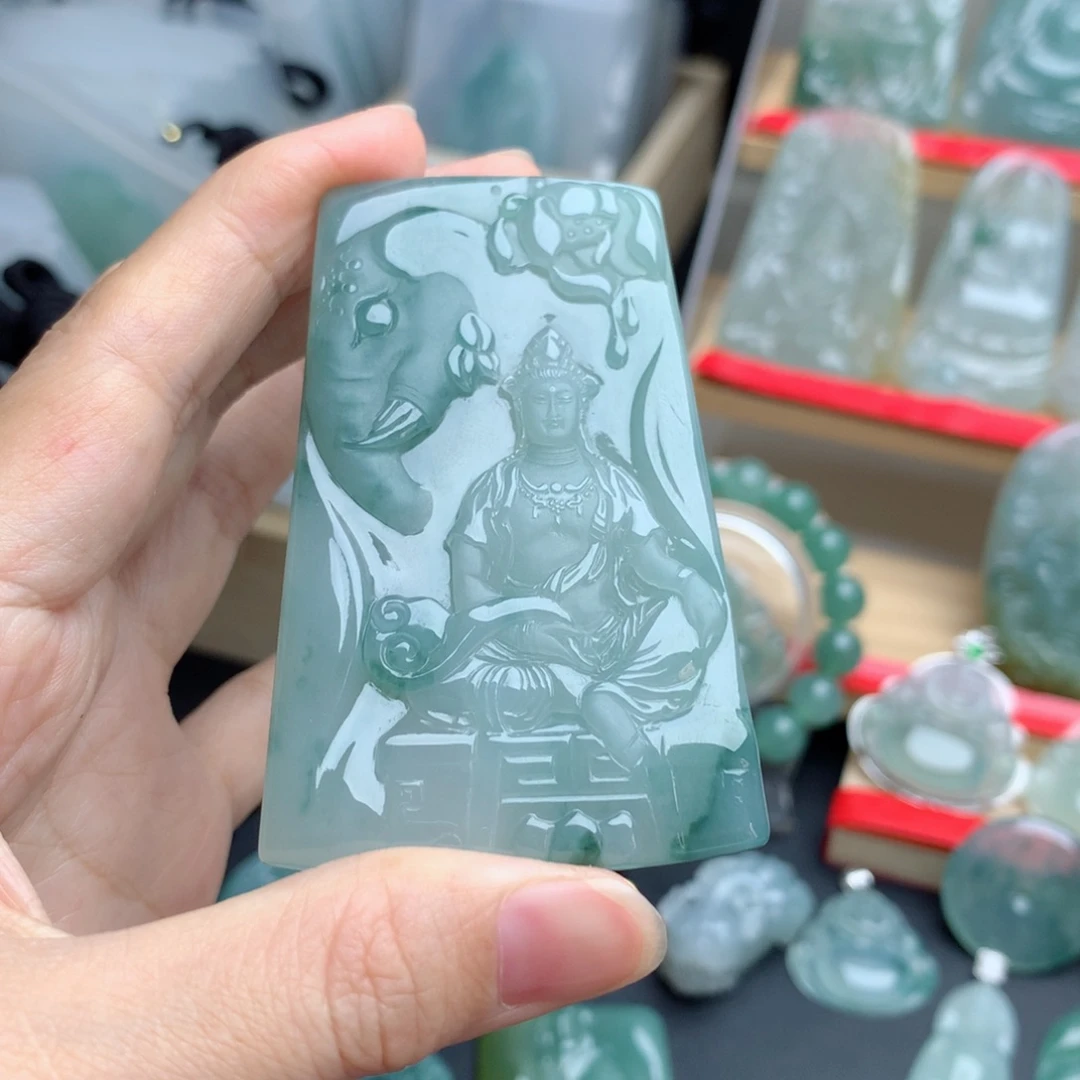 ༼***༗翡翠未镶嵌颈饰普贤