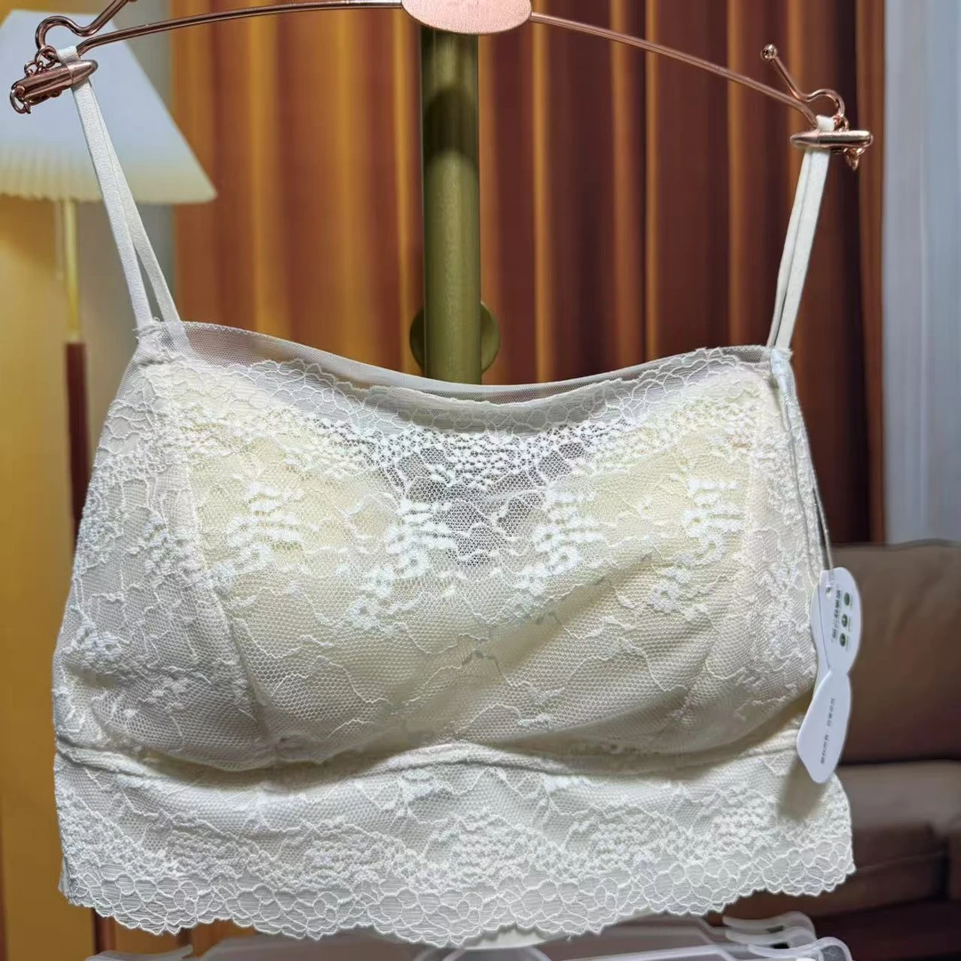 11205    法式性感蕾丝抹胸式防走光聚拢收肉肉亲肤百搭美背