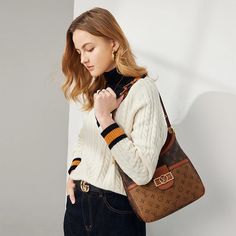 帕罗秋冬V领羊毛套衫ET23602Y