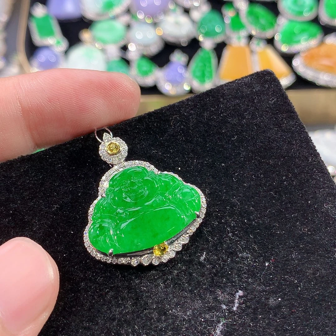 翡翠18K金镶嵌颈饰