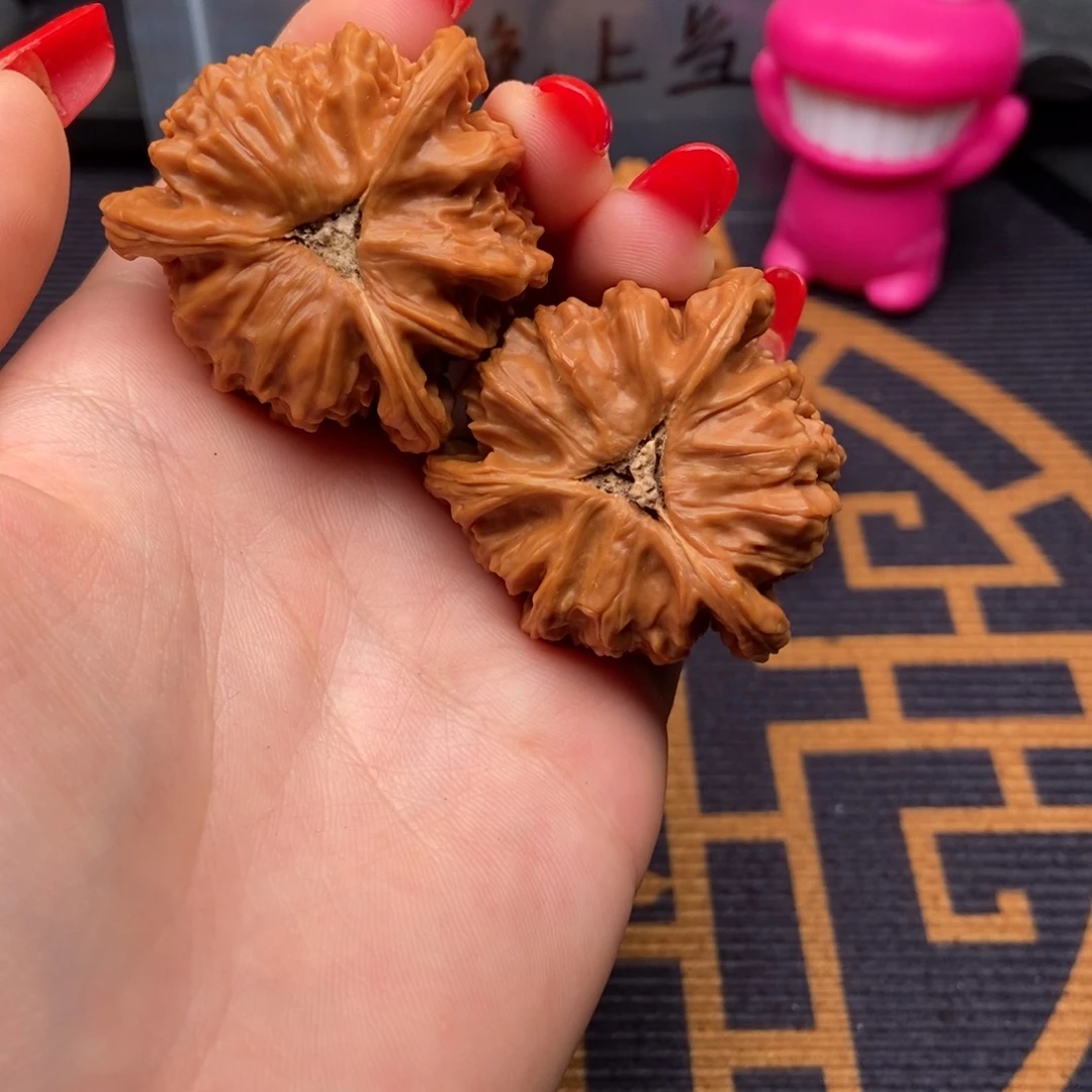 文玩核桃吊坠王****8白狮