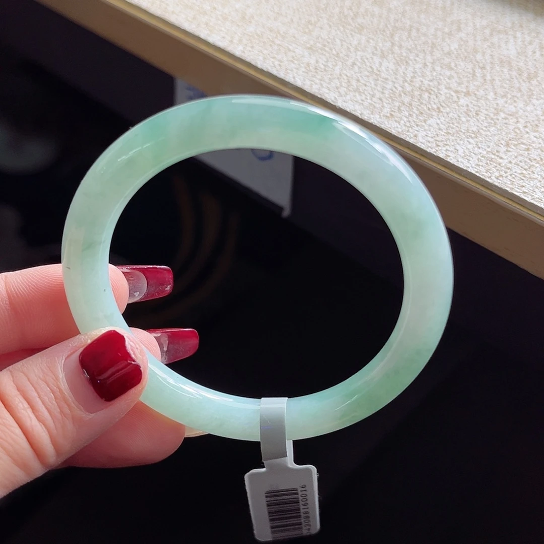 翡翠手镯未镶嵌手镯