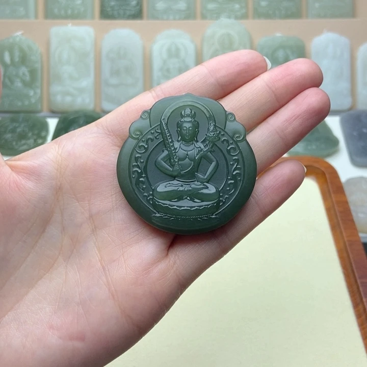 和田玉颈饰未镶嵌小*儿