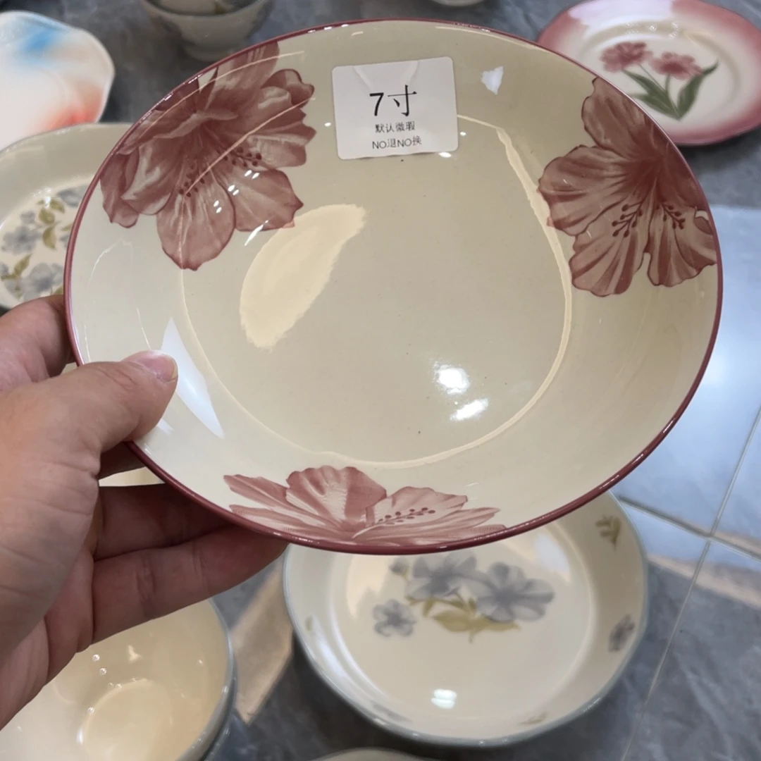 陶瓷微瑕餐具介意勿拍，满18飞！