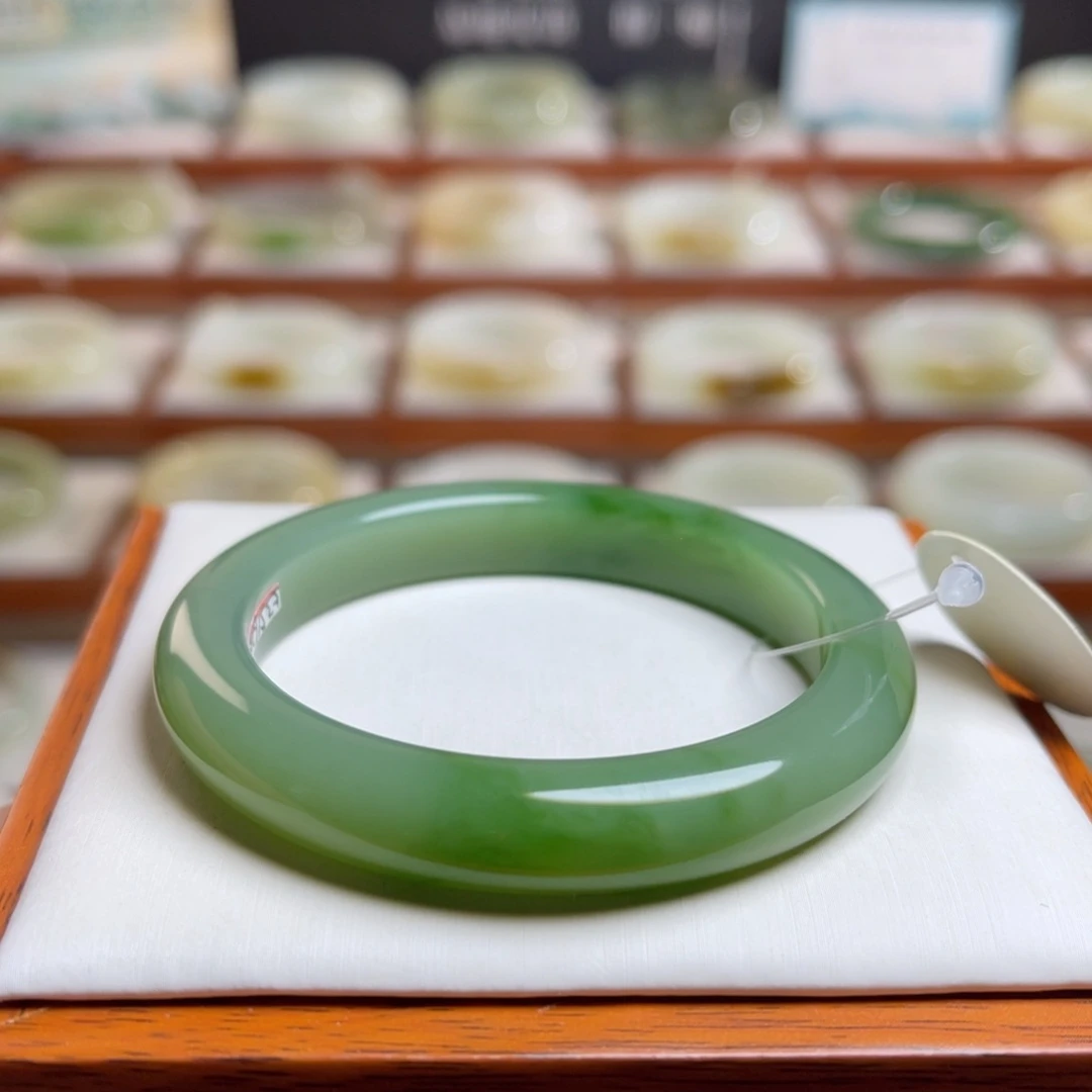 【闪购商品】未镶嵌手镯和田玉