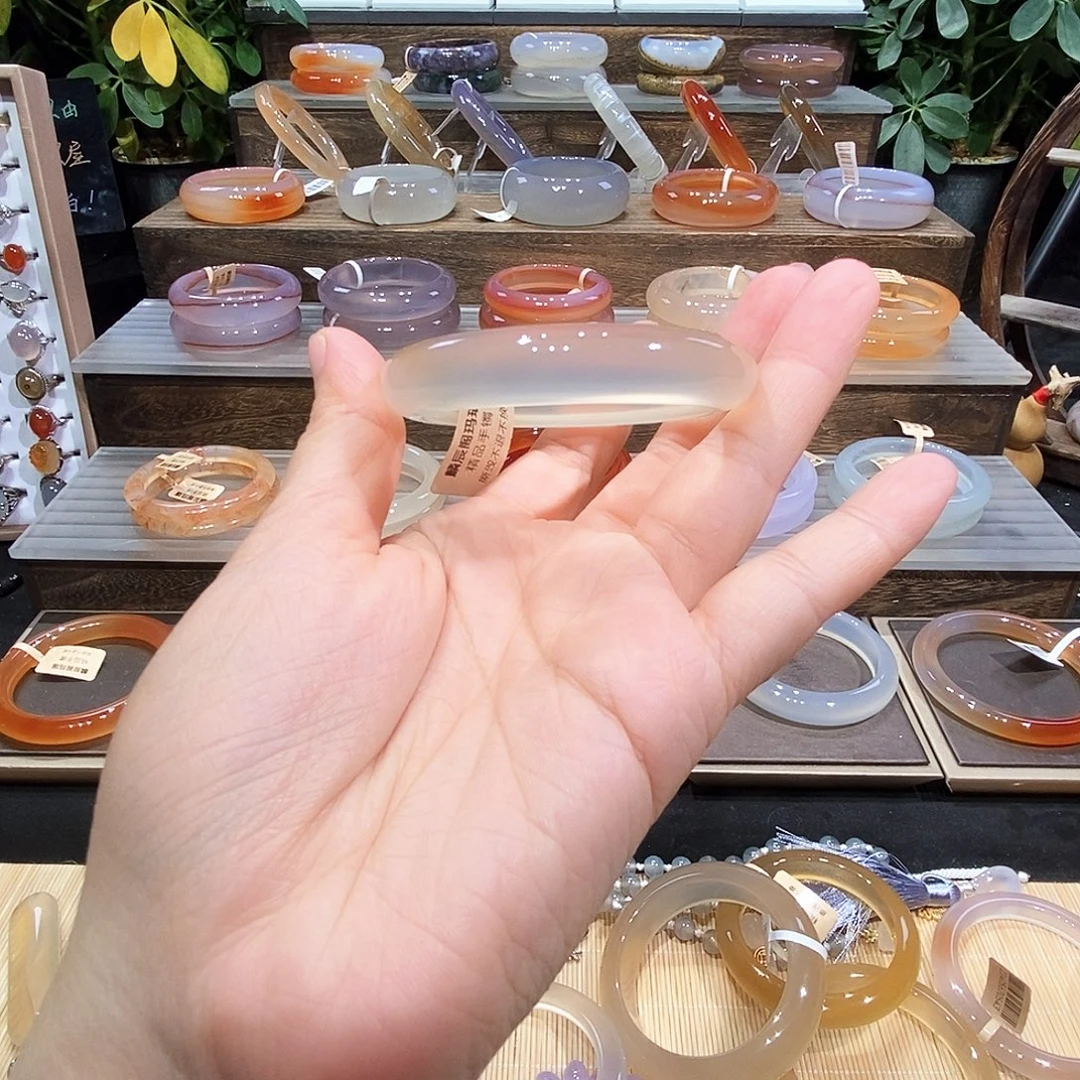 9***.玛瑙/玉髓未镶嵌手镯