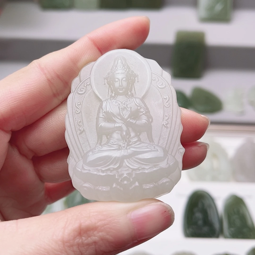 T***7和田玉未镶嵌颈饰