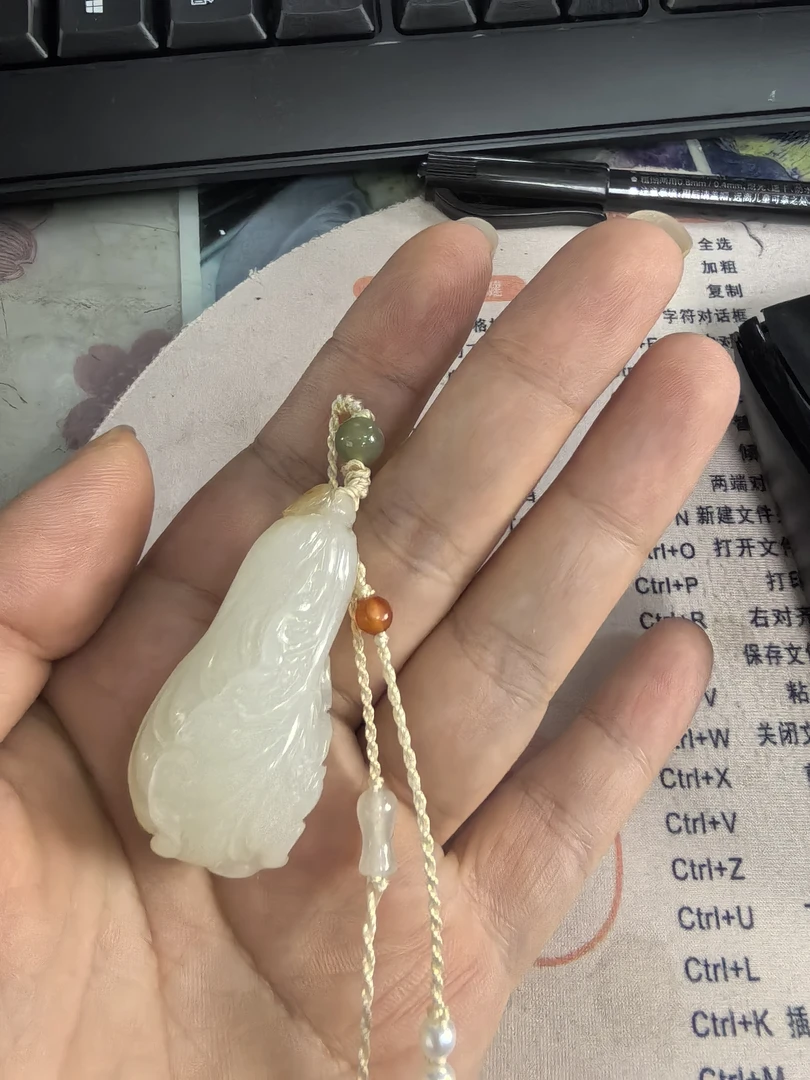 和田玉白菜百财女士佩戴佳品