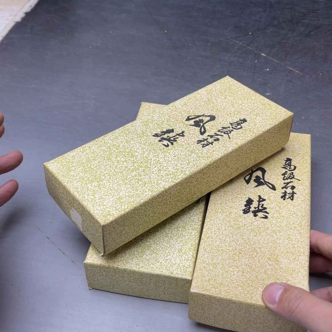 瓷片用****2密密麻麻地铺满一地