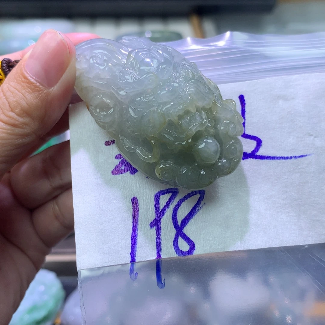 定制翡翠未镶嵌手把件
