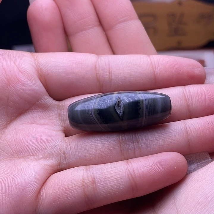 淏***羽未镶嵌颈饰玛瑙/玉髓