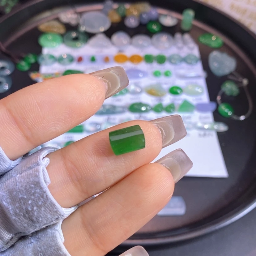 【闪购商品】翡翠挂件未镶嵌马鞍