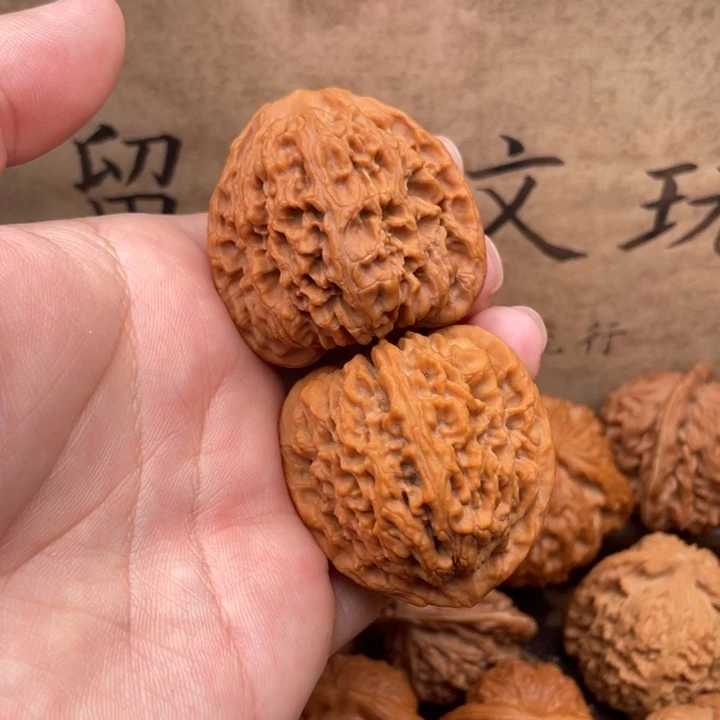 把件文玩核桃40三角疆色差