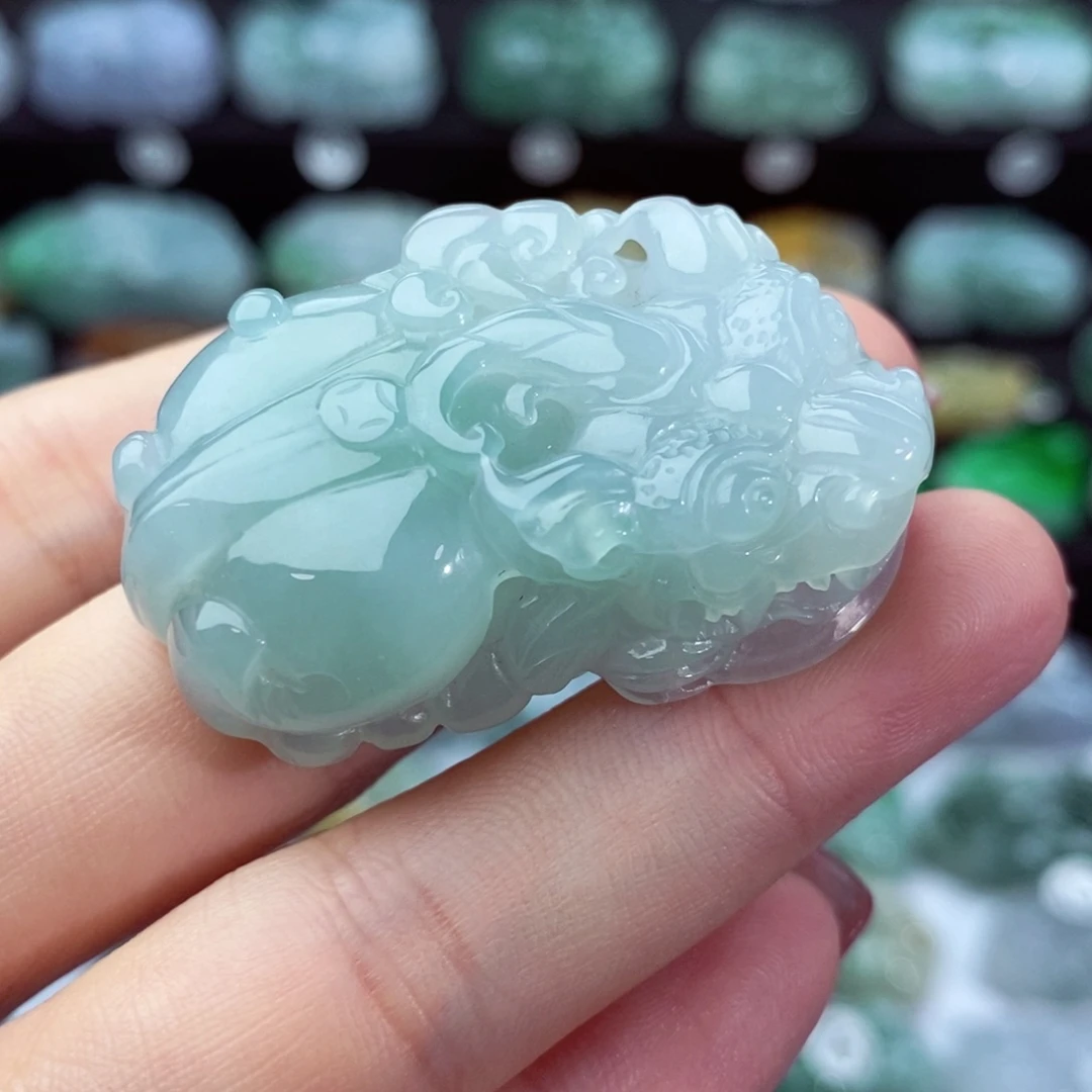 翡翠颈饰未镶嵌心*天然