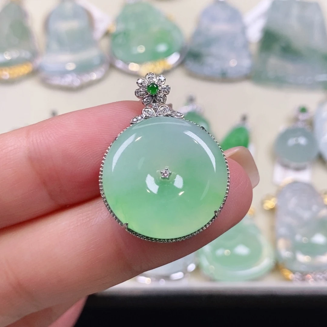 翡翠18K金镶嵌颈饰缅甸天然a货翡翠