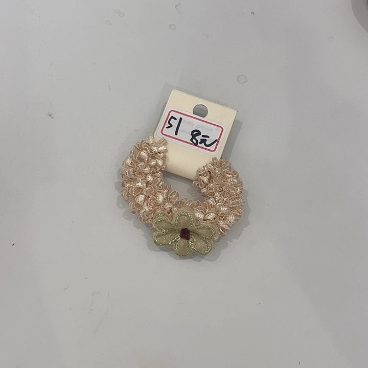 铁合金米色花朵一个
