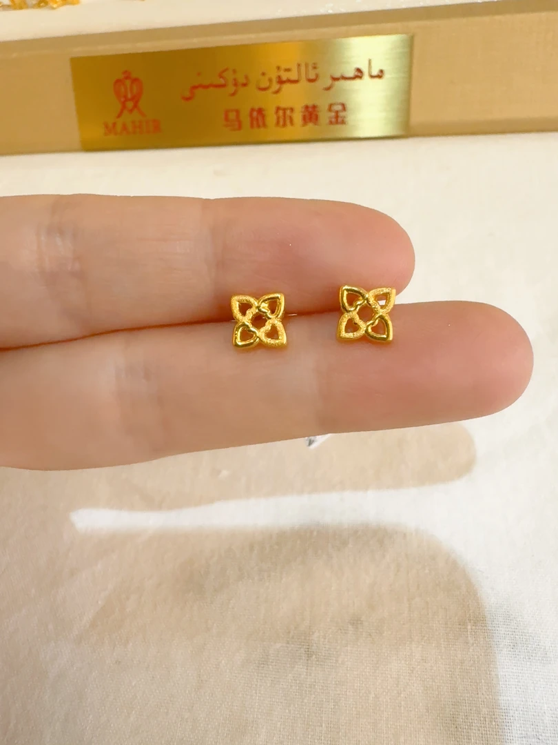 足金耳钉1.79克（960/克）圆针