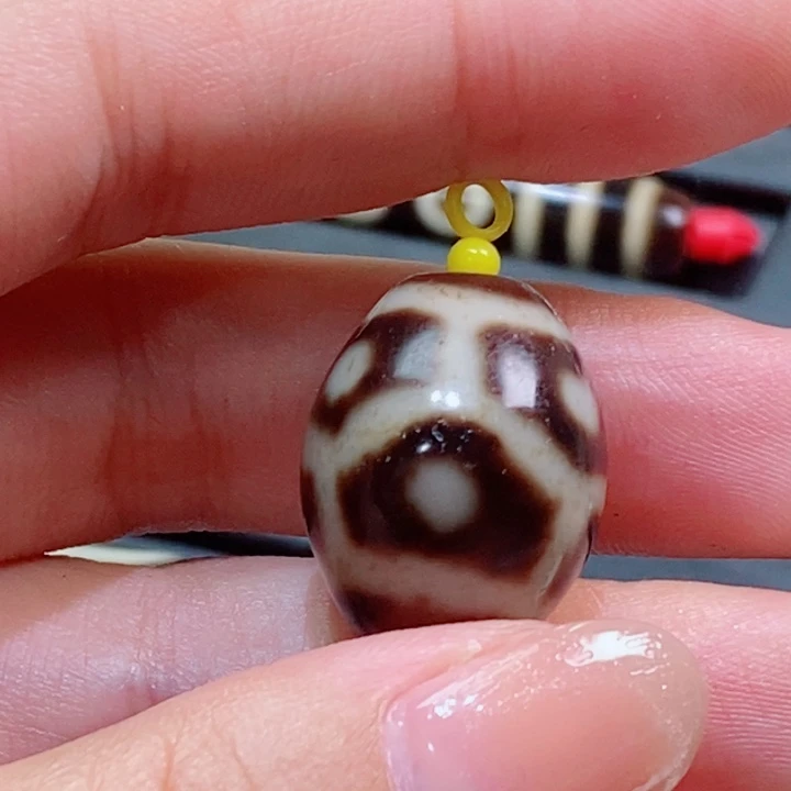 灵***糊玛瑙/玉髓（覆膜）未镶嵌颈饰