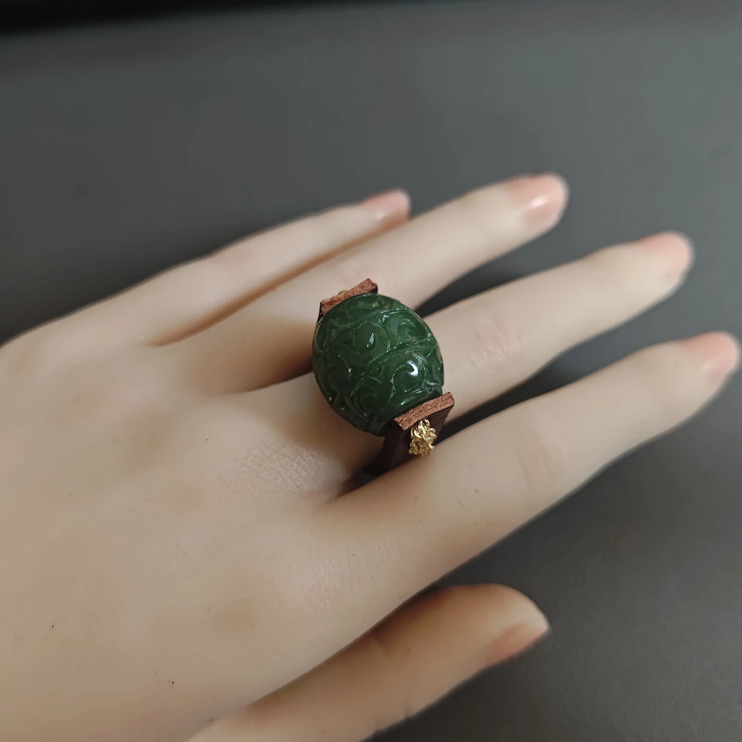 [00130]天然和田碧玉精美路路通滚珠戒指