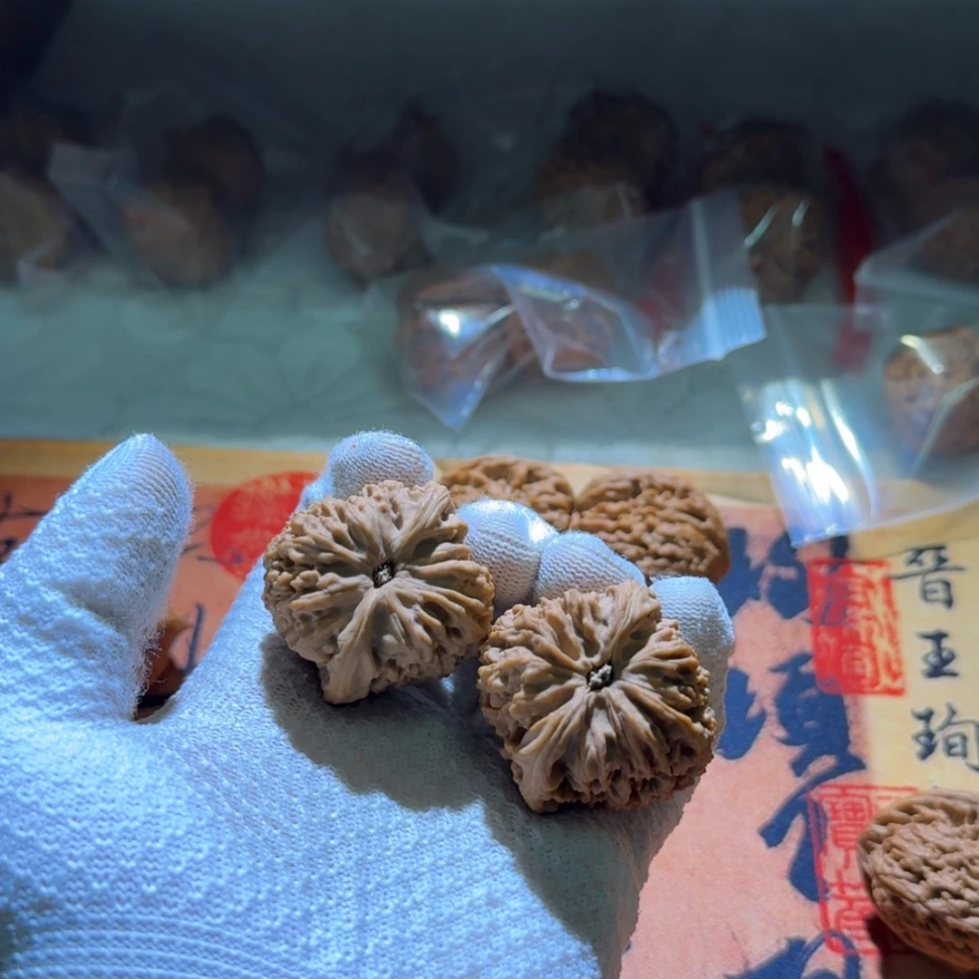 C***n文玩核桃把件39南疆石