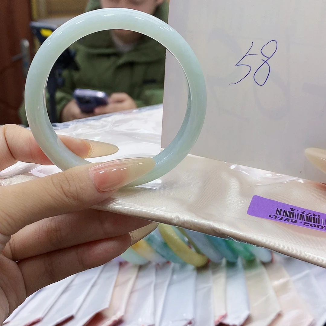 翡翠未镶嵌手镯bbb