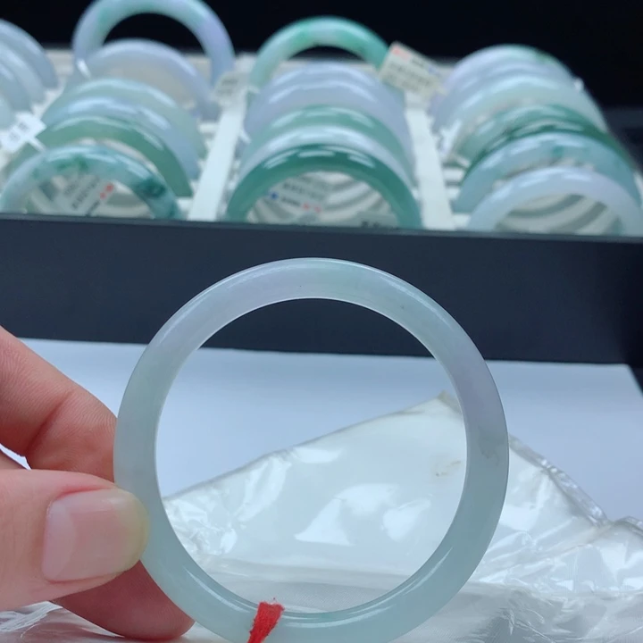 翡翠未镶嵌手镯52圈