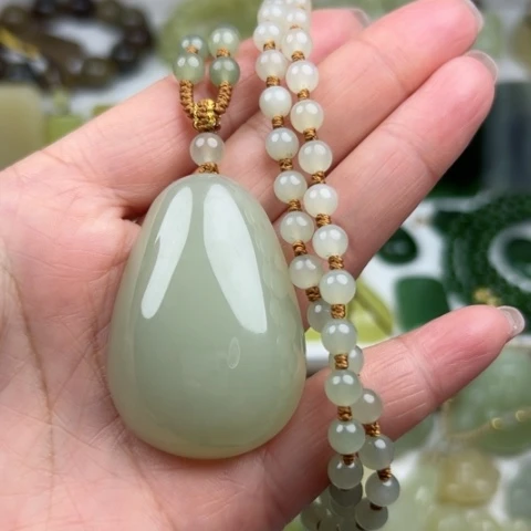 和田玉颈饰未镶嵌