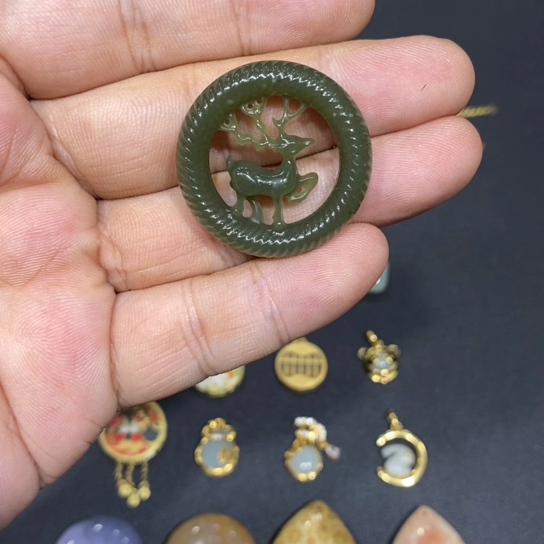 和田玉未镶嵌颈饰