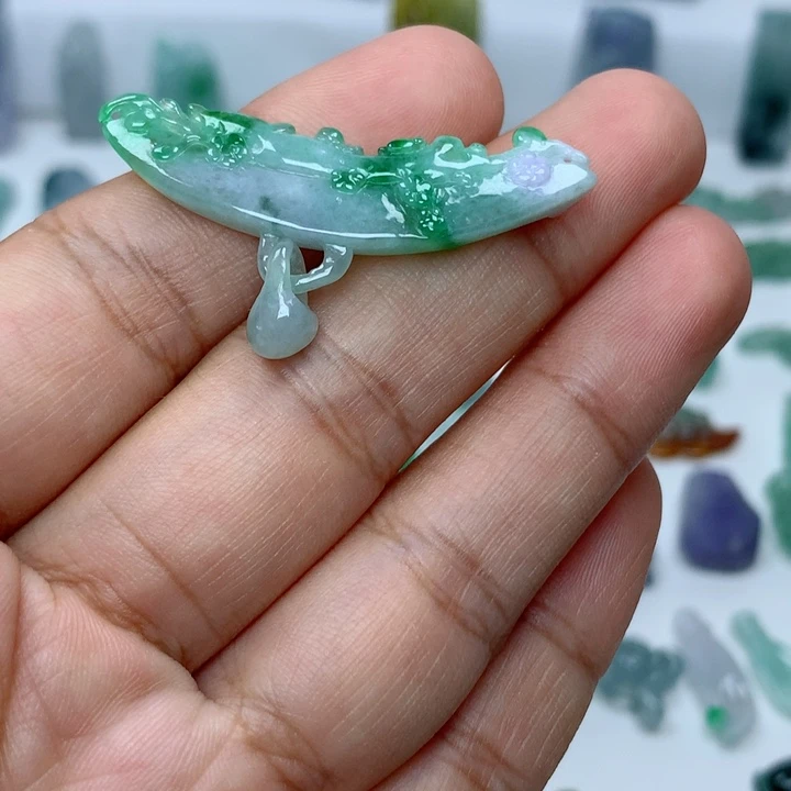 吊坠(不含链)未镶嵌翡翠